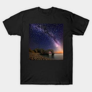 Milky Way over Durdle Door Rocks T-Shirt